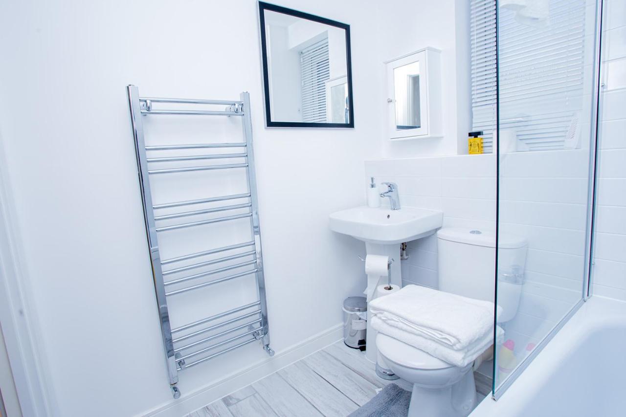 Mills Apartment - Two Bedroom En-Suite Apartment Northampton Exterior photo